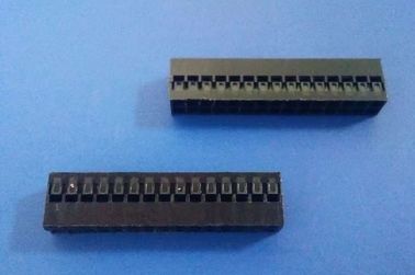 China Schwarzer Farbdraht der Neigung zu des Leiterplatten-Verbinder-2mm, die Doppelreihen-PWB-Kabel-Verbindungsstücke unterbringt usine